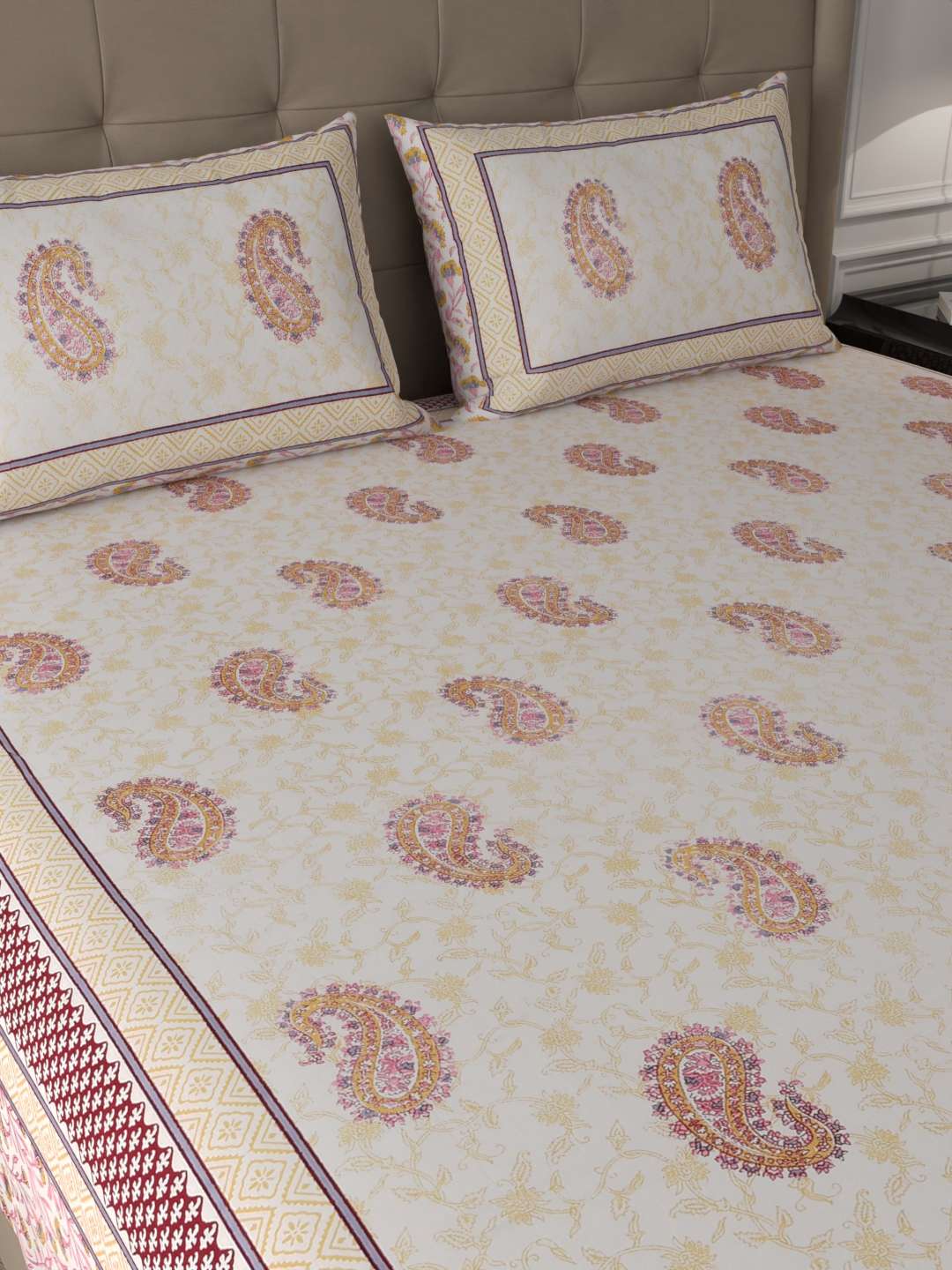 100% Pure Cotton Traditional Printed Bedsheet for Double Bed King Size Bedsheet with 2 Pillow Covers