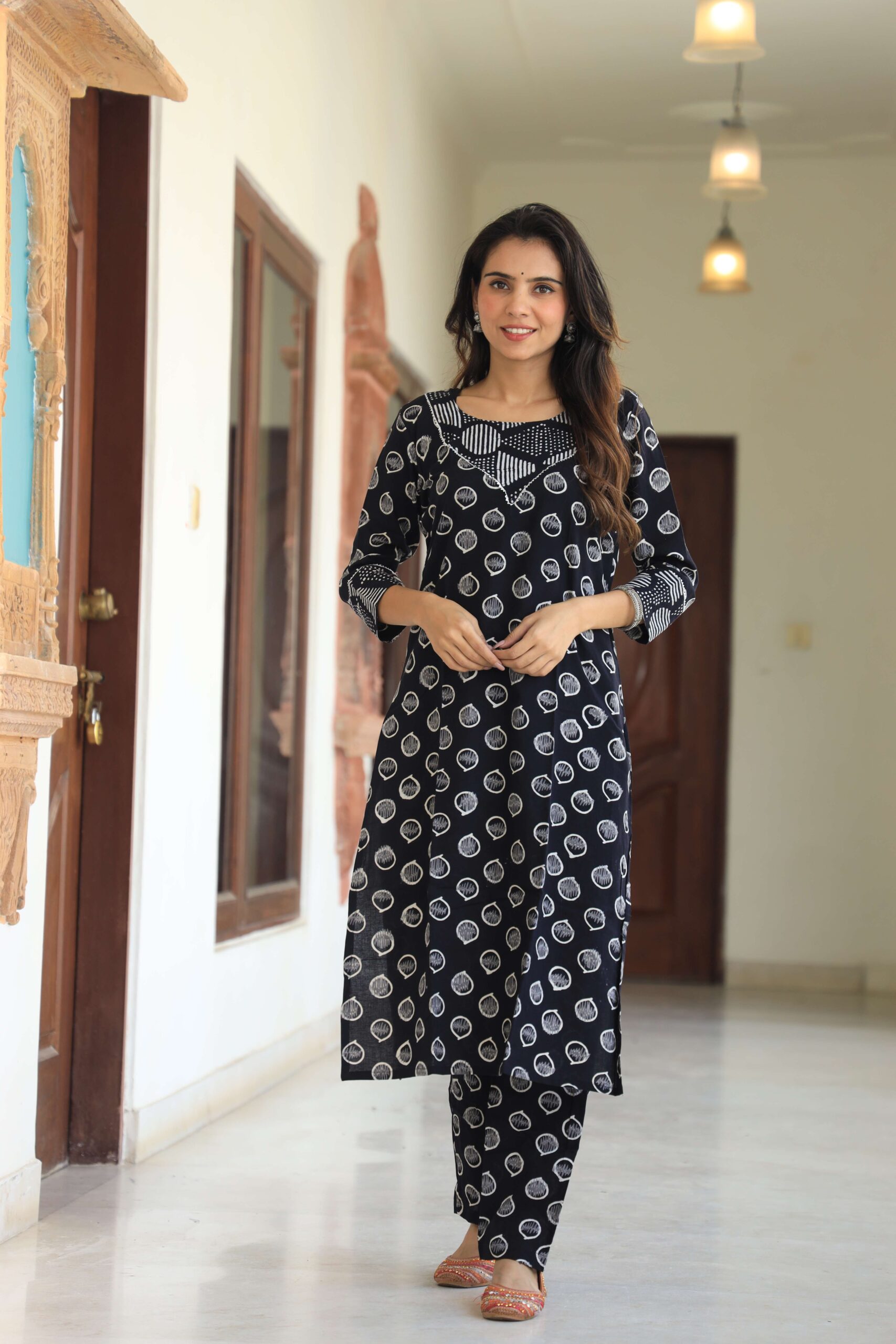 Women?s Black Cotton Kurta Set with Pants