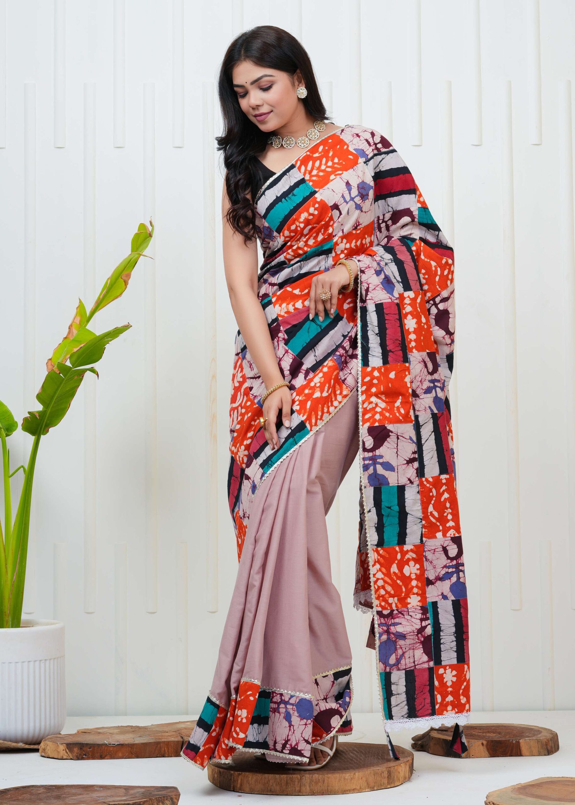 Women’s Multicolor Abstract Patchwork Printed Saree with Contrast Blouse Piece Elegant Ethnic Wear
